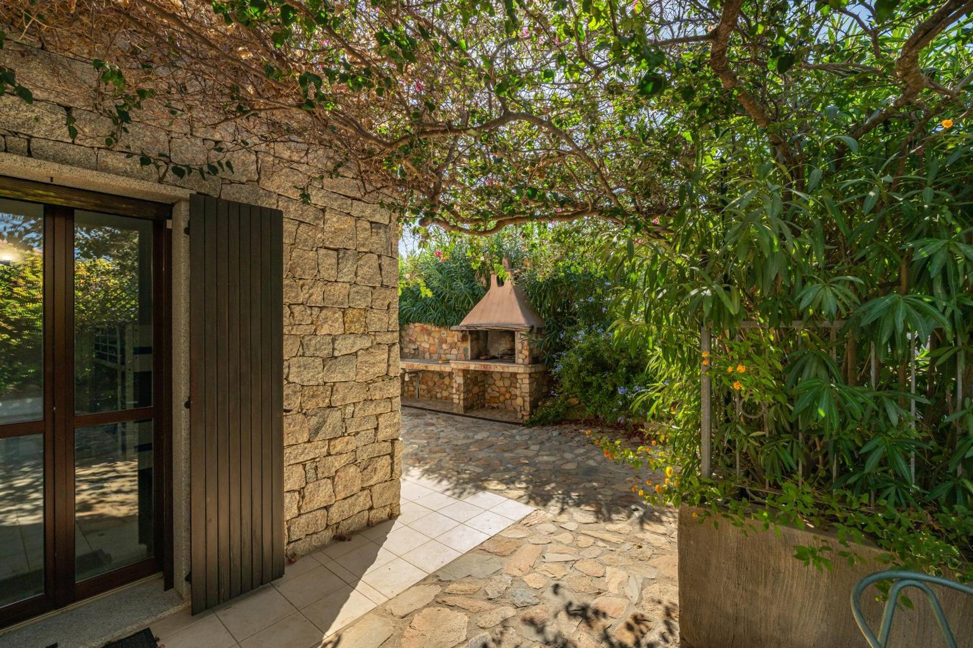 Villa Bouganville Cala Sinzias 카스티아다스 외부 사진