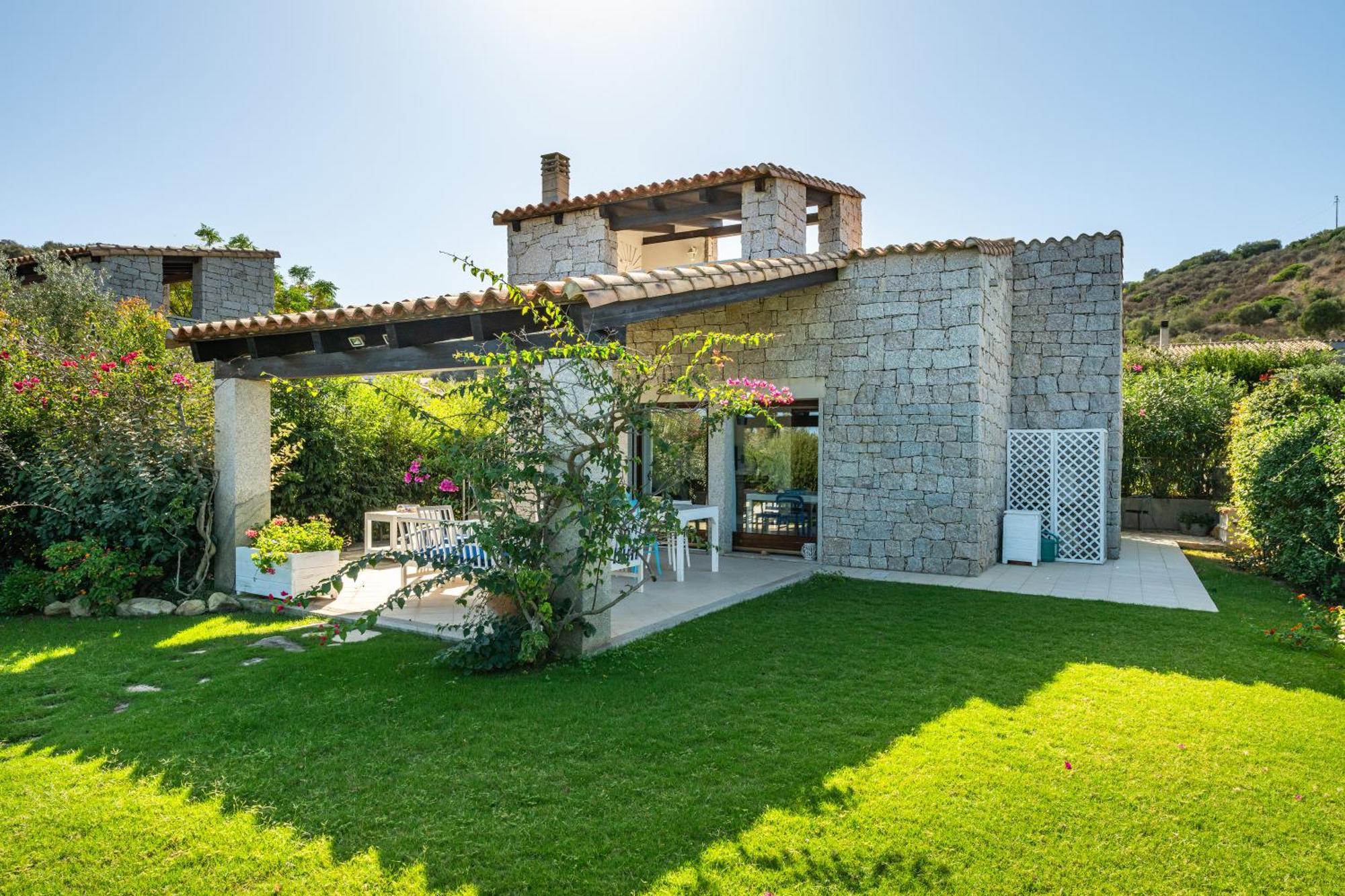 Villa Bouganville Cala Sinzias 카스티아다스 외부 사진