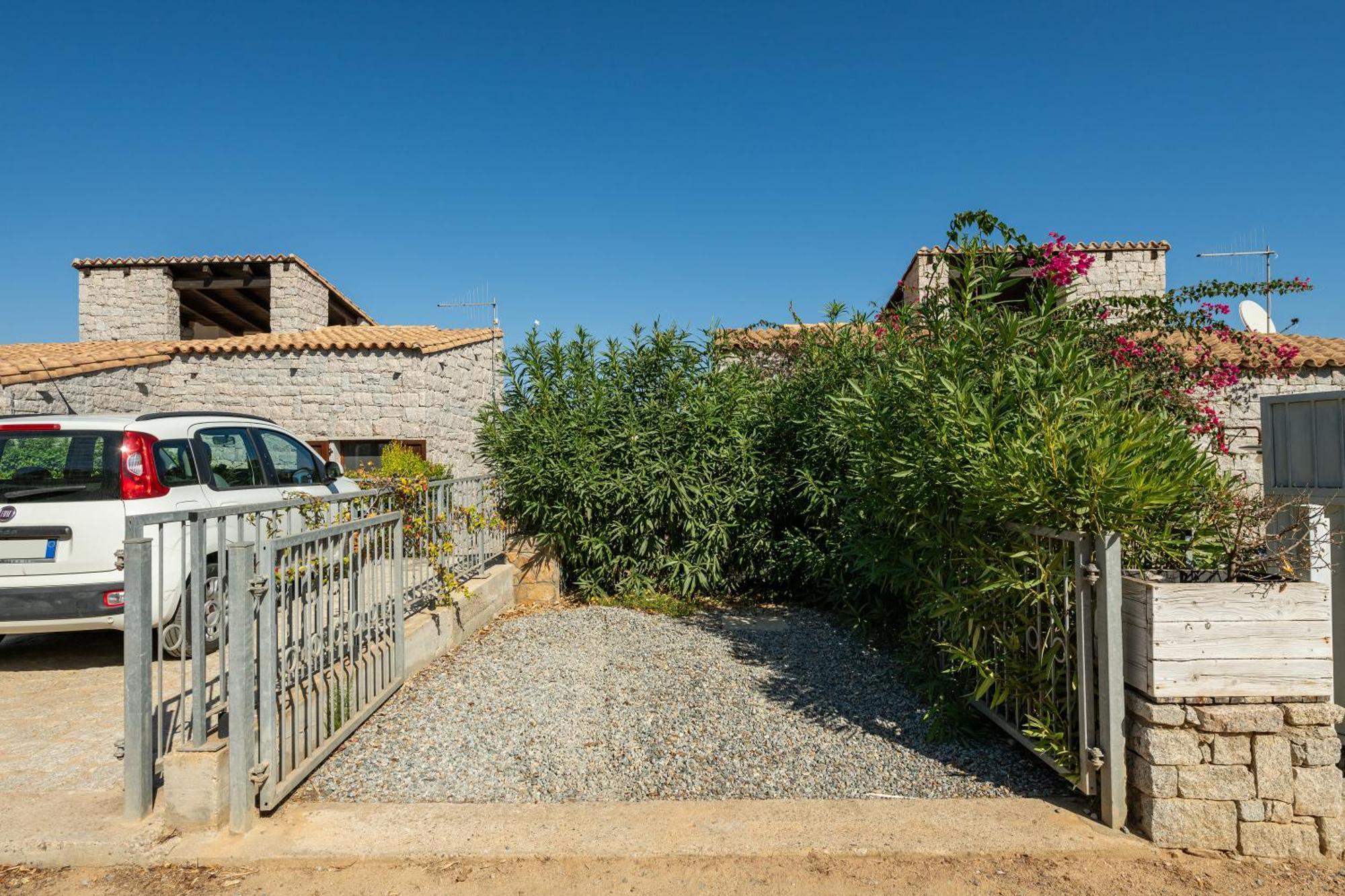 Villa Bouganville Cala Sinzias 카스티아다스 외부 사진